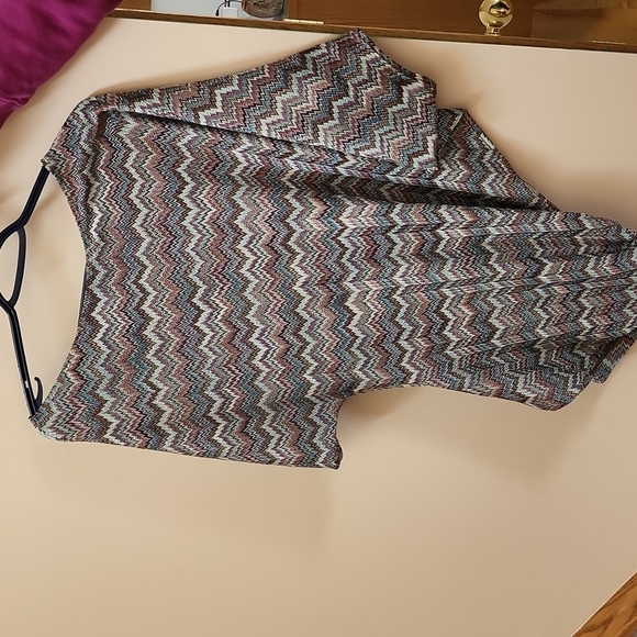 le chateau Tops - Le Chateau off shoulder, fine knit rouged side shirt. Ladies Medium, preowned